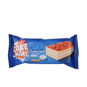 كعكة طبقات خفيفة مع كريمة كعكة طبقات خفيفة مع كريمة